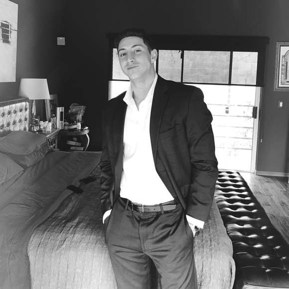 Meet your Posher, Keaton - Picture 1 of 1